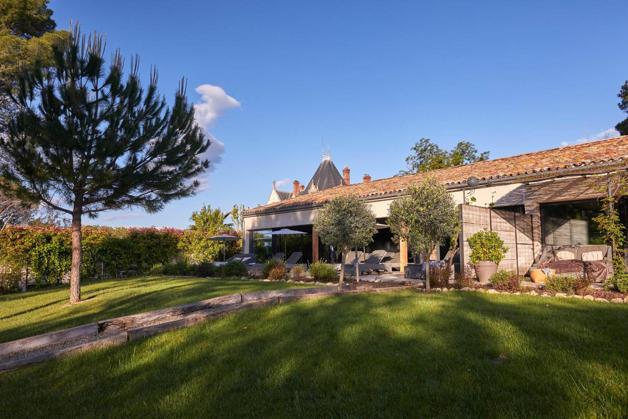 Chateau St Pierre De Serjac Puissalicon 外观 照片